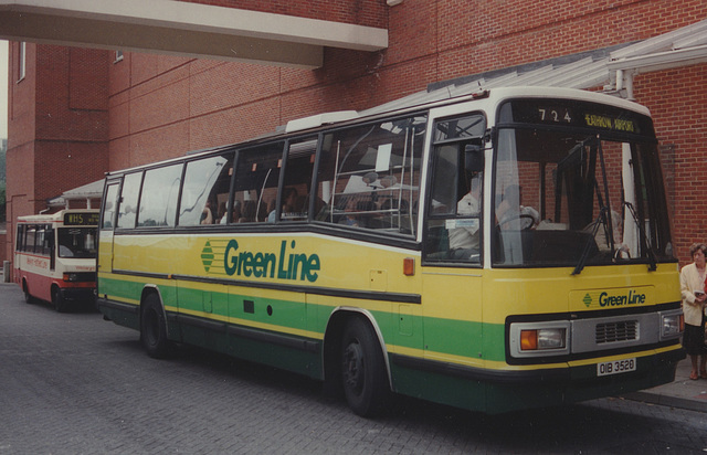 County Bus and Coach TP70 (OIB 3520 ex B270 KPF) at Welwyn Garden City – 30 Jul 1996 (321-17)