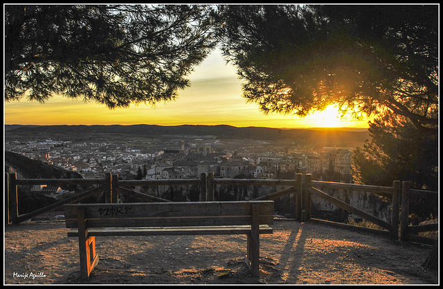 Para observar la puesta de sol    -   HBM