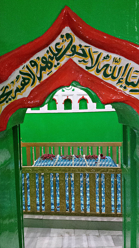 Tomb in a dargah