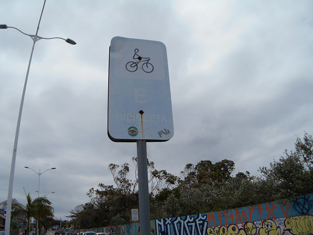 DSCN2023 - bicicletário no Campeche