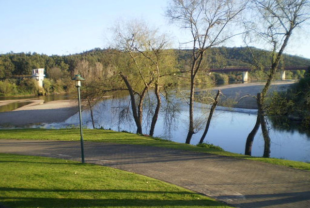 Mouth of River Zêzere on River Tagus.