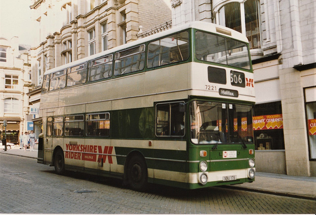 Yorkshire Rider 7221 (XBU 17S) in Halifax – 11 Sep 1988 (74-32)