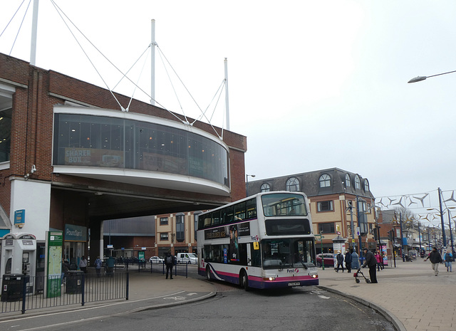 First Eastern Counties 32210 (LT52 WTR) in Great Yarmouth - 29 Mar 2022 (P1110161)