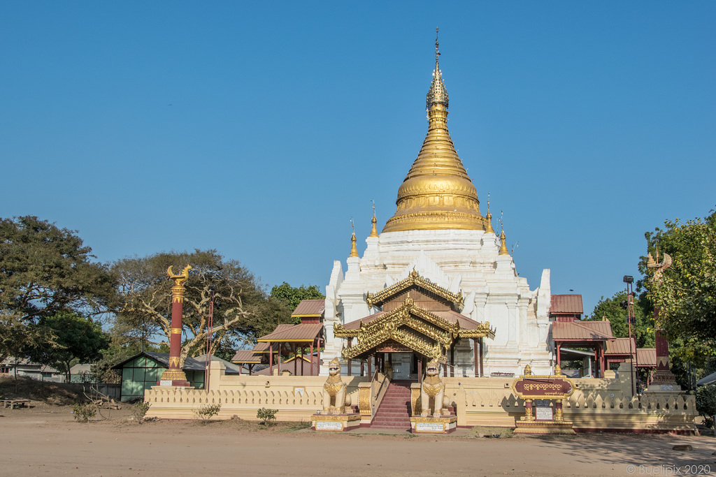 bei den historischen Tempelanlagen von Bagan - P.i.P. (© Buelipix)