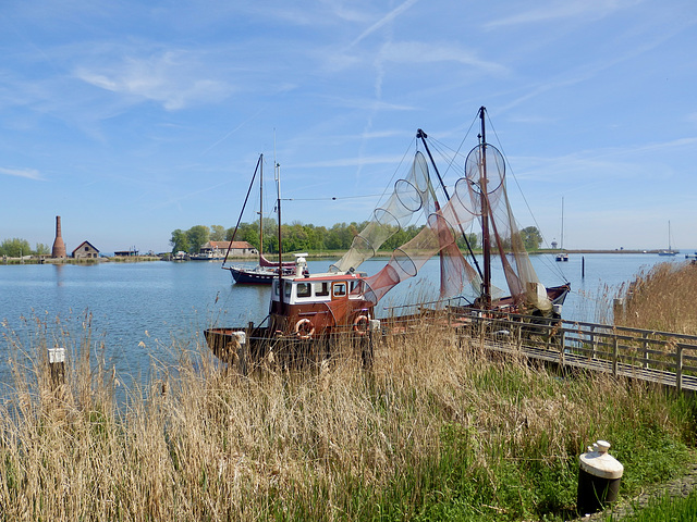 Eelboat