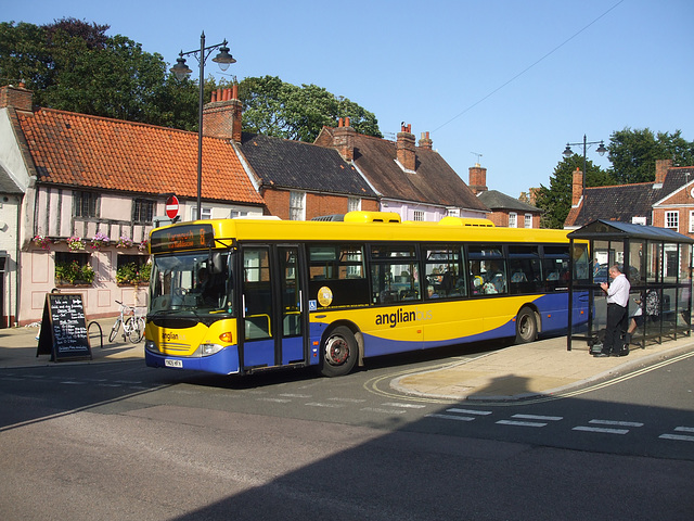 DSCF1098 Anglianbus (Go-Ahead) YN05 HFH