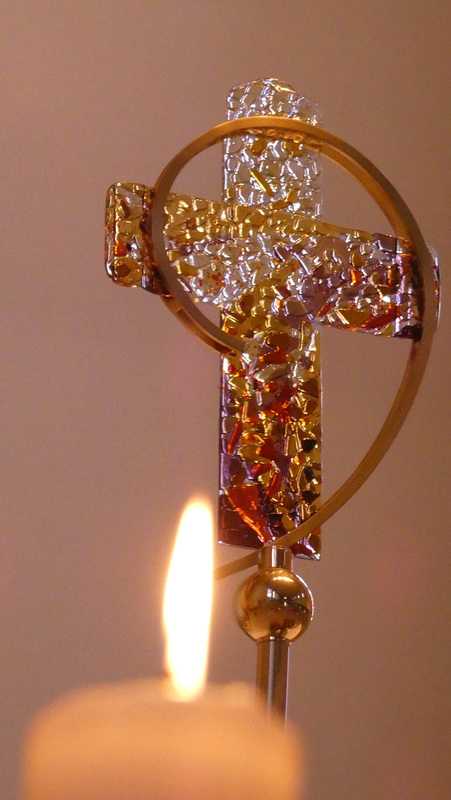 gläsernes Kreuz