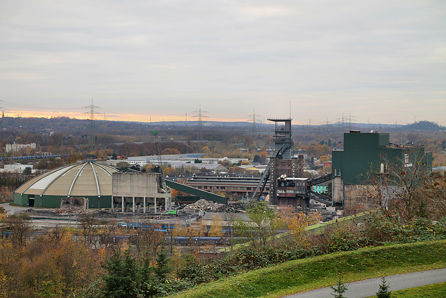 Blick auf die im Abriss befindliche Zeche Prosper II 2/3/8 (Bottrop-Batenbrock) / 21.11.2020