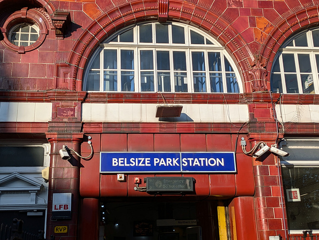 PXL 20240916 165114130-001-Belsize Park Station