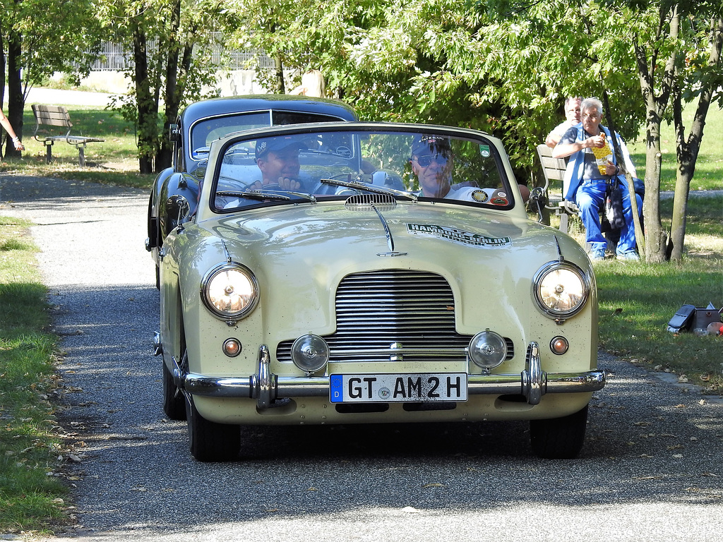 Aston Martin DB2/4