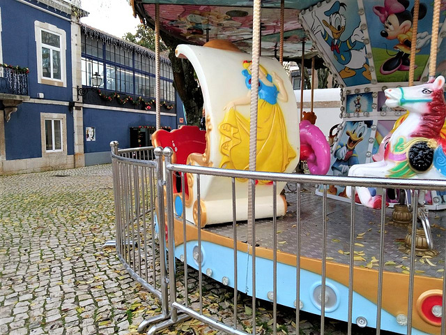 Merry-go-round without kids