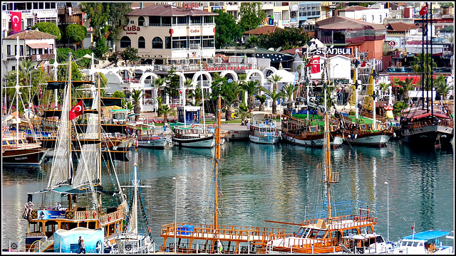 Alanya : belle barche nel porto turistico