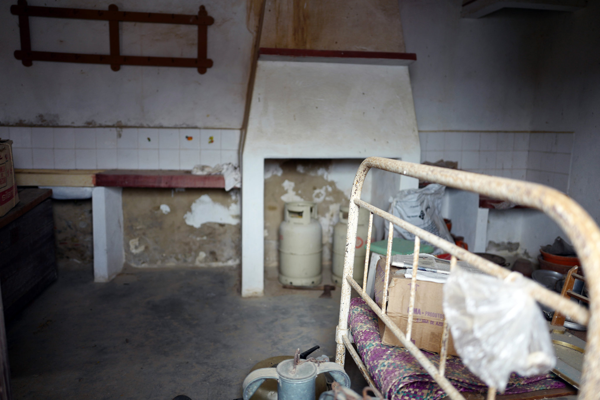 Penedos, Abandonos