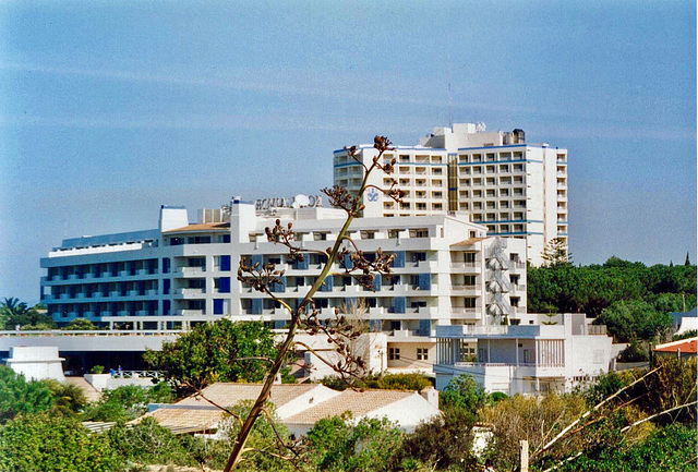 The Hotel Delfim standing behind the Hotel Alvor (scan from 2000)