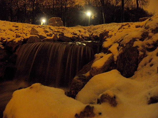 Winter waterfall   (enlarge)