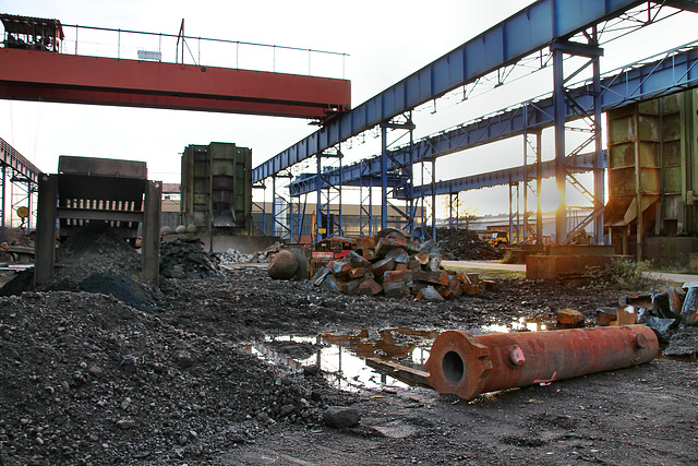 Stahlverwertungsbetrieb am Nordhafen (Rhein-Ruhr-Hafen, Mülheim-Speldorf) / 7.01.2023