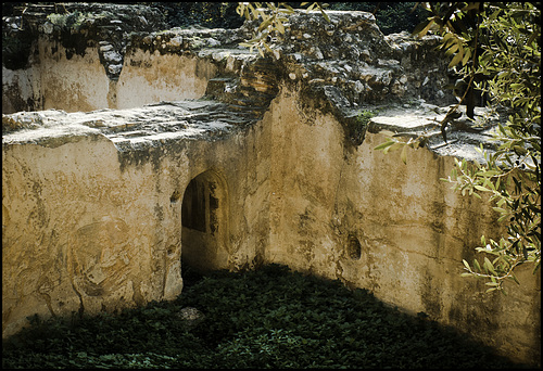 Open-air crypt