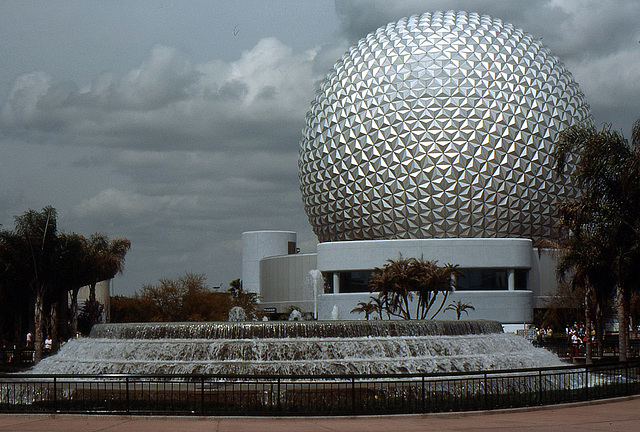 Spaceship Earth im Epcot Center in Florida