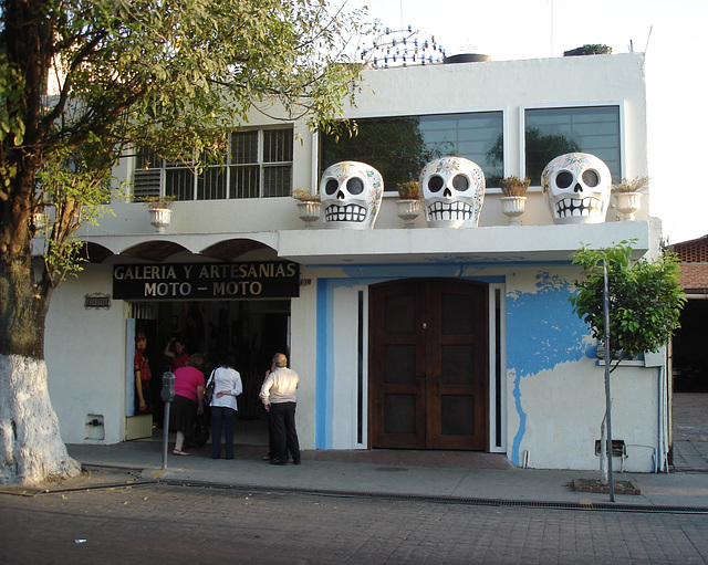 Trio de têtes de squelettes / Skeleton heads trio