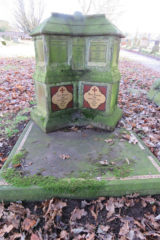 ross-on-wye churchyard, herefs.