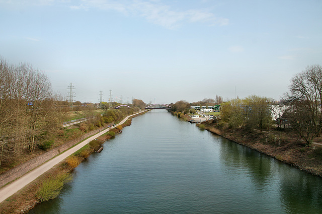 Der Rhein-Herne-Kanal von der Brücke aus (Oberhausen) / 8.04.2018
