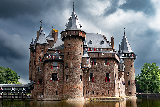 Die Kernburg von Kasteel de Haar (2 x PiP) - Utrecht