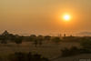 Sonnenuntergang bei Bagan (© Buelipix)