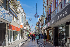 Rua da Junqueira ... früher 'Fischerviertel', heute 'Shoppingmeile' (© Buelipix)