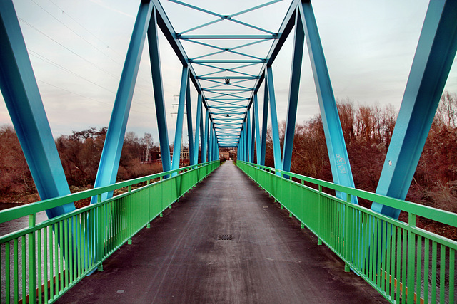 Auf der Styrumer Brücke der ehem. Unteren Ruhrtalbahn (Mülheim-Speldorf) / 7.01.2023