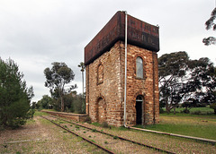 Manoora tank