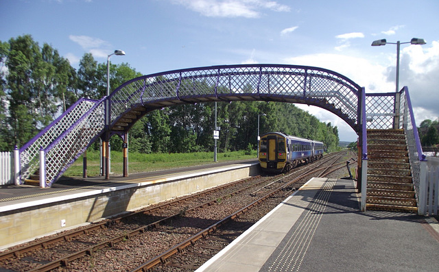 158713 leaving Dingwall.