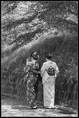 En kimono ou pas, le smartphone est obligatoire