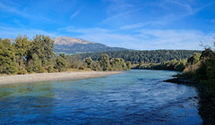 Meine Runde führt mich immer entlang dieses Flusses :))  My round always leads me along this river :)) Mon tour me mène toujours le long de cette rivière :))