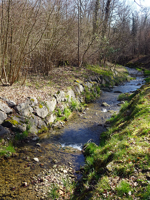 Am Flüsschen La Gillière