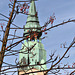 Baum vorm Fenster: mit Hintergrund