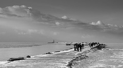 Jetty to lighthouse