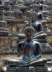 Colombo’s Gangaramaya Temple - Sri Lanka tour