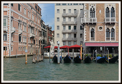 Estatua de la libertad en Venecia y bella arquitectura