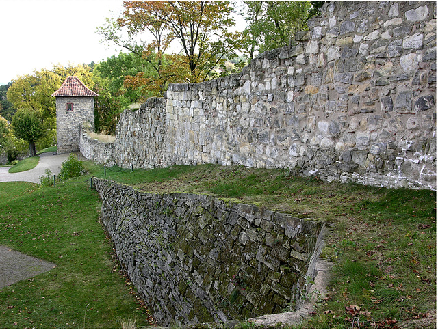 Stadtmauer mit Wehrturm in Blankenburg