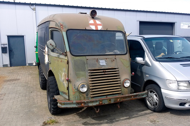 Renault 1000 kg Ambulance