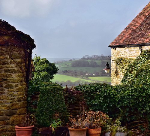 Cucklington ~ Between the Houses