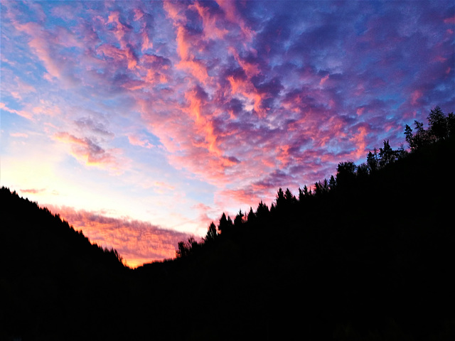 23.09.2019, 06:54 Uhr - Rascher Farbwechsel beim Morgenrot