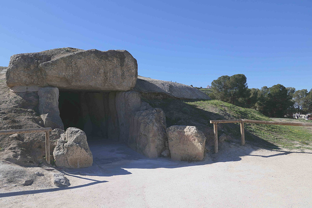 Antequera - Dolmen de Menga