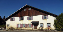 Bauernhaus bei La Côte-aux-Fées im Neuenburger Jura