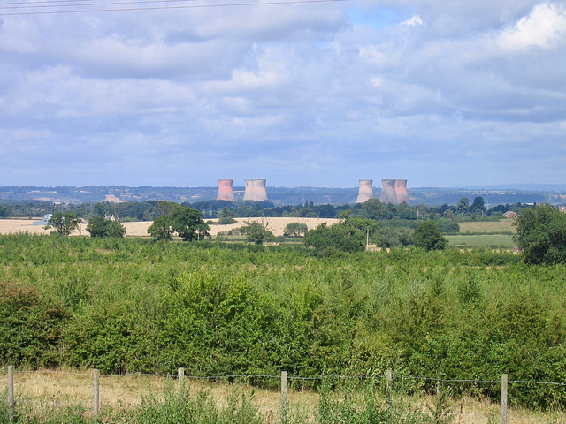 Looking towards Drakelow Power Station from Park Farm