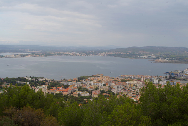 Pano 2 .L'étang et vue sur Bouzigues au fond !