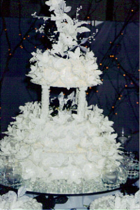 Sarah's Cakes ~~ VERY difficult wedding Cake !!    ( see info)  The "taken" date is incorrect) ?? (see info)