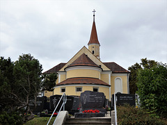 Sicht auf die Alte Kirche am Friedhof Runding