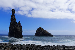 Ribeira Da Janela - Blick auf die Ilheus da Rib und Ilheus da Janela (© Buelipix)