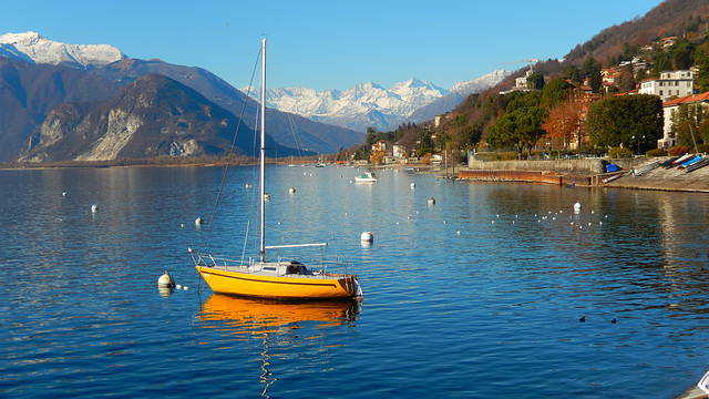 Verbania Suna- Dicembre al lago